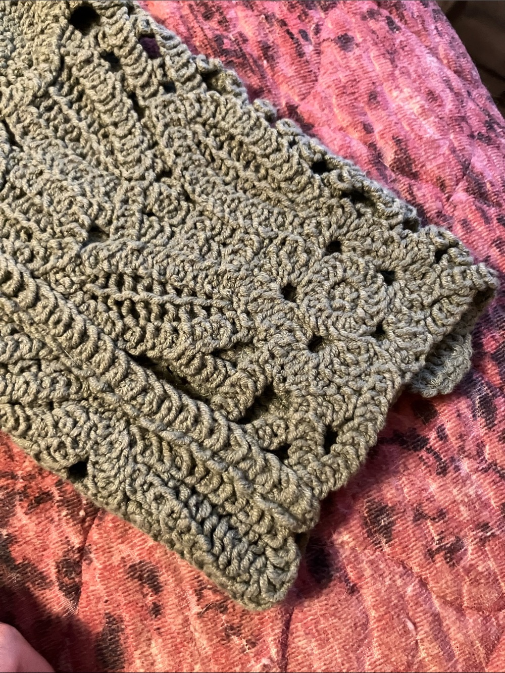 NWT House of Harlow 1960 Olive Sage Openwork Crochet Cardigan small - Picture 10 of 10
